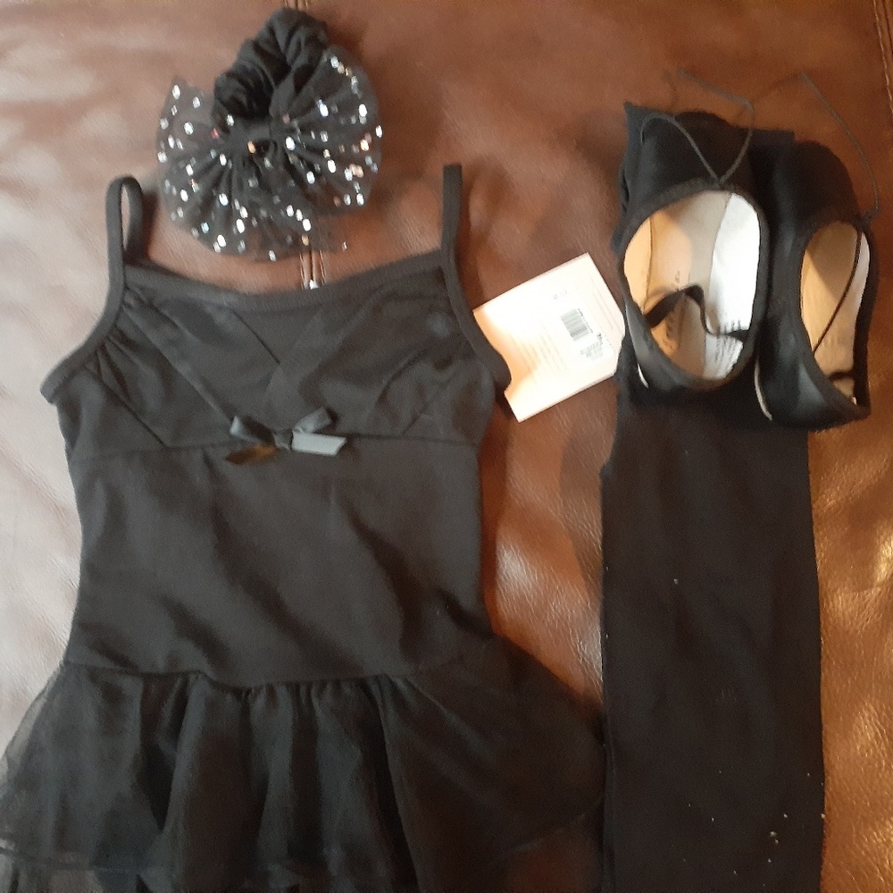 Little girl ballet outfit and shoes